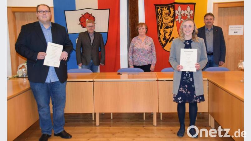 Von links: Tobias Schuminetz, Bürgermeister Bernhard Köller, Edeltraud Pirner, Lisa Brunner und Bürgermeister Hermann Mertel. Bild: wku