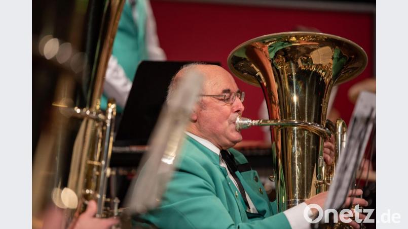 Der langjährige Kreisvorsitzende Joseph Ferstl erfuhr in der Online-Bezirksversammlung des Nordbayerischen Musikbundes eine nicht alltägliche Auszeichnung. Für 35 Jahre hervorragende Tätigkeit zur Förderung der Musik wurde ihm durch die Bundesvereinigung Deutscher Musikverbände die Ehrenmedaille in Gold mit Diamant verliehen. Er kennt die Sorgen und Nöte der Kapellen und ihrer Musiker wie kaum ein Zweiter. Archivbild: bph