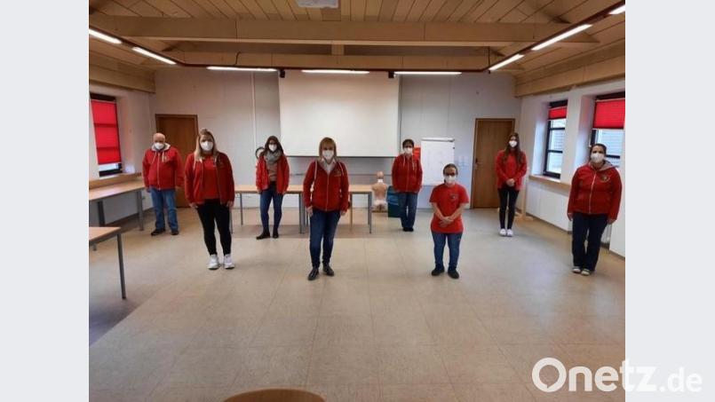 Das Jugendrotkreuz im Landkreis Schwandorf wählte eine neue Führung. Bild: Markus Hofmann/exb