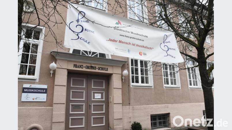 Die Franz-Grothe-Musikschule der Stadt Weiden ändert wegen Corona ihre Benutzungssatzung. Zudem wird dort Musikunterricht ab September teurer. Bild: Gabi Schönberger