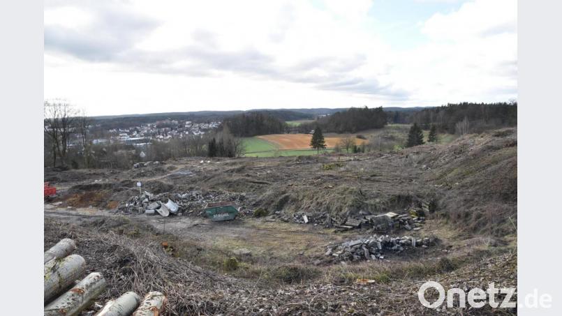 Das Gelände der ehemaligen Hausmülldeponie &quot;Erzhülle&quot; wird in einem ersten Sanierungsschritt bis Ende 2022 abgedichtet. Bild: Andreas Royer