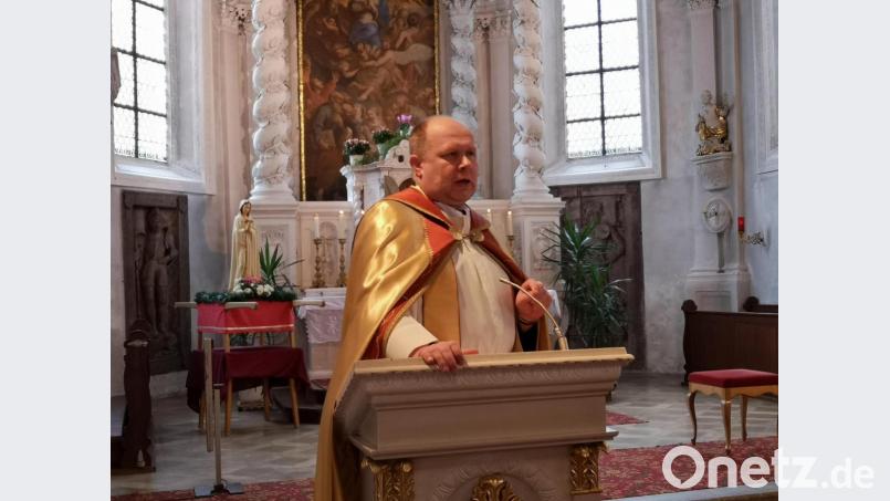 Wortgewaltig predigte Pater Lukas Temme aus Schwarzenfeld über &quot;Maria, Mutter der Kirche&quot;. Bild: hir