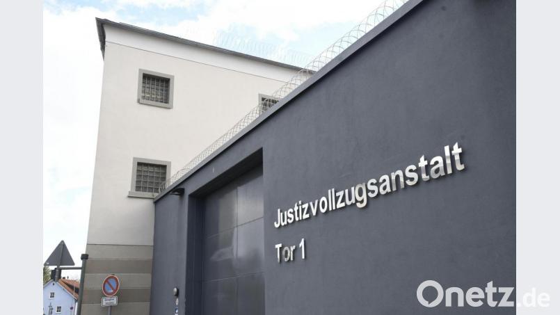 Eine 37-Jährige aus dem Landkreis Neumarkt kam zu spät zu ihrem Besuchstermin in der JVA. Das hat nun gravierende Folgen für sie. Symbolbild: Petra Hartl