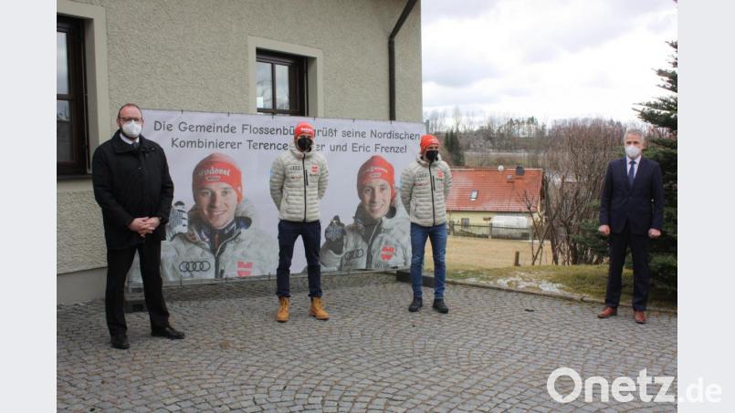 Terence Weber und Eric Frenzel nach der WM in Oberstdorf beim Empfang im Rathaus Flossenbürg Bild: ui