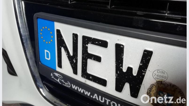 Wer ein Kennzeichen in Neustadt/WN, Eschenbach oder Vohenstrauß zulassen will, kann ab sofort dafür online einen Termin vereinbaren. Symbolbild: spi