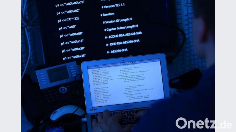 Ein Hacker-Angriff auf E-Mail-Server hat auch mehrere Kommunen im Landkreis Schwandorf erwischt. Bild: Oliver Berg/dpa