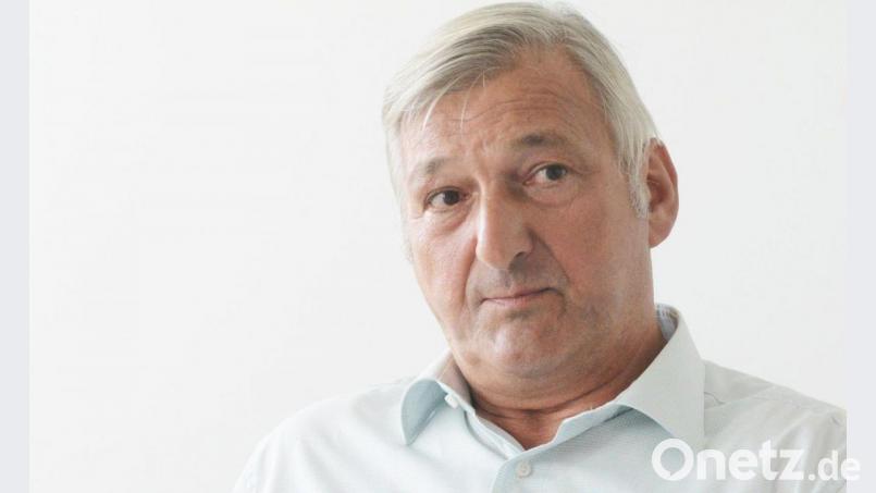 Karl Bärnklau, Sprecher der Ausschussgemeinschaft Grün.Bunt.Weiden, übt Kritik an der &quot;konservativ-bürgerlichen Mehrheit&quot; im Stadtrat. Archivbild: Gabi Schönberger