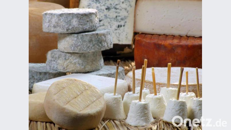 Wer hier die Nase rümpft, hat keine Ahnung. Ziegen- oder Schafskäse sind die allerhöchste Kunst der Verarbeitung von Lebensmitteln. Zumindest ist davon die Kolumnistin dieses OTon felsenfest überzeugt. Bild: Tölzer Kasladen/dpa