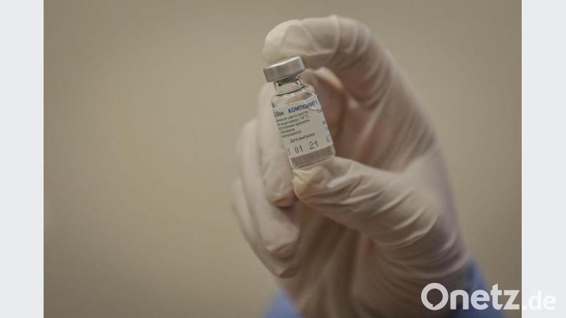 Der russische Corona-Impfstoff Sputnik V in einem medizinischen Zentrum der «United Nations Relief and Works Agency» (UNRWA). Bild: Mohammed Talatene/dpa