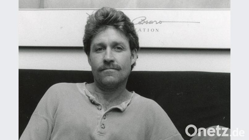 Januar 1995: ERSC-Stürmer George Quinn hat einen dicken Gips am rechten Bein. Ein Puck hat ihn erwischt – das Saisonende für ihn. Archivbild: Steinbacher