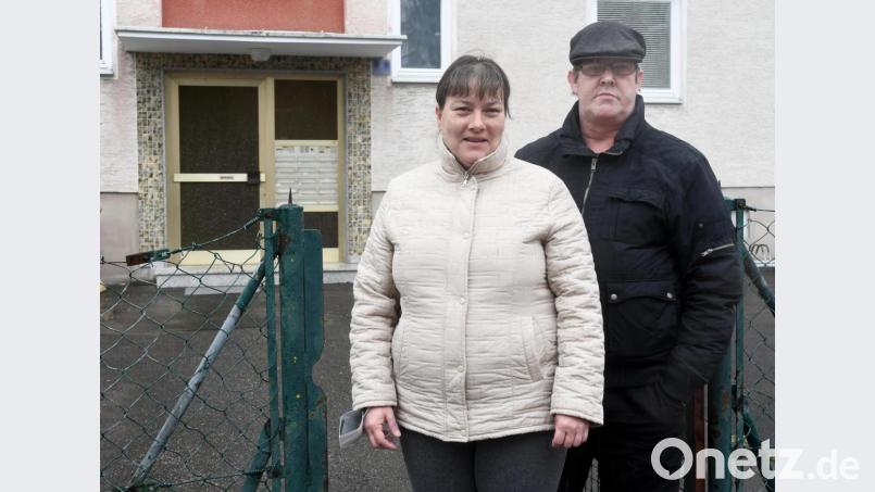 Alexandra und Horst Zetzlmann sind trotz wiederholter Nachforschungen an verschiedenen Stellen unsicher, in welche Prioritätengruppe sie beim Impfen gehören und ob ein ärztliches Attest Berücksichtigung finden wird. Bild: Gabi Schönberger