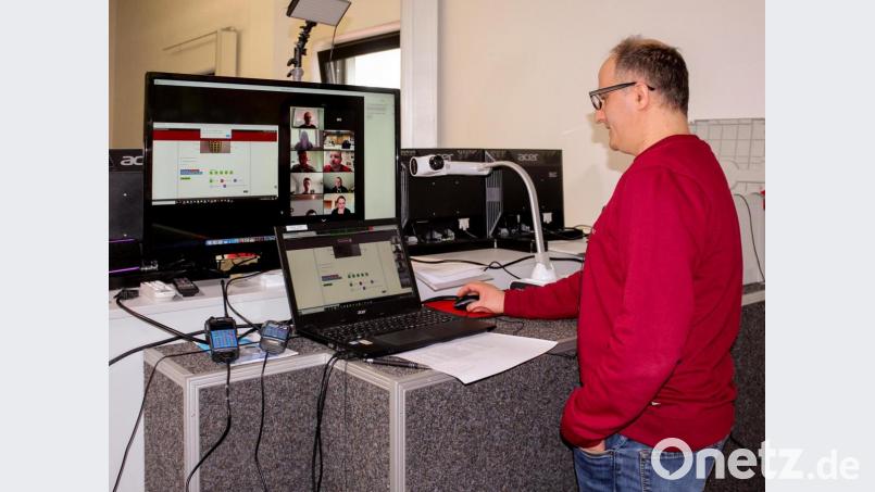 Unterstützt wurde die Online-Fortbildung auch vom stellvertretenden Lehrgangsleiter, Kreisbrandmeister Klaus Schicker. Bild: FFW Wiesau/exb