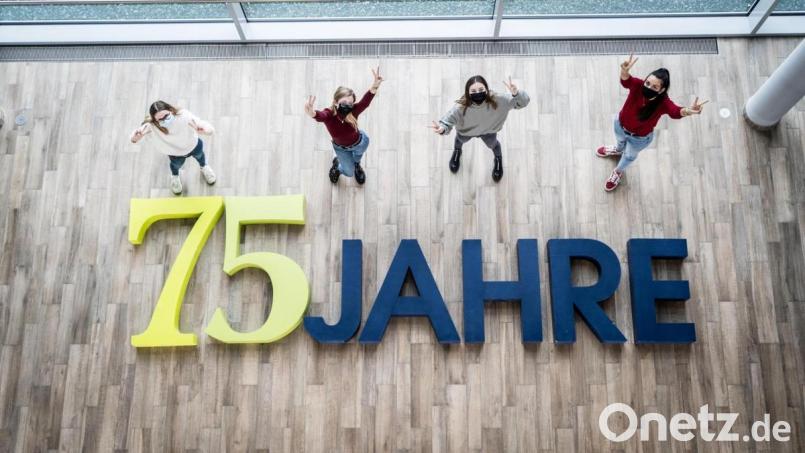 2021 ist das Jahr, in dem das Medienhaus gleich dreimal Jubiläum feiert. Die Tageszeitung "Der neue Tag" wird 75 Jahre alt, das Onlineportal Onetz gibt es heuer seit 25 Jahren und das verlagseigene Druckzentrum feiert seinen zehnten Geburtstag. Bild: Lukas Meister