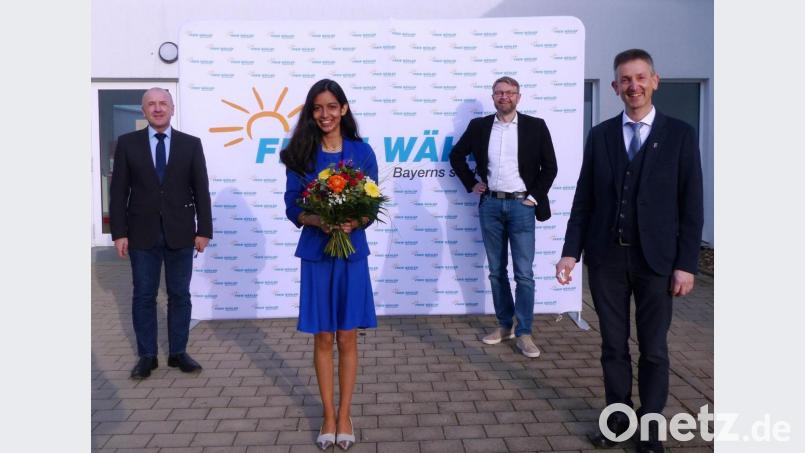 Sie strahlten nach der Wahl der Bundestagsdirektkandidatin der Freien Wähler um die Wette (von links): der Neumarkter Kreisvorsitzende Günther Müller, die gewählte Kandidatin Daisy Miranda aus Lauterhofen, Hans Martin Grötsch, der stellvertretende Landesvorsitzende der Freien Wähler, und Albert Geitner, Kreisvorsitzender in Amberg-Sulzbach. Bild: jp