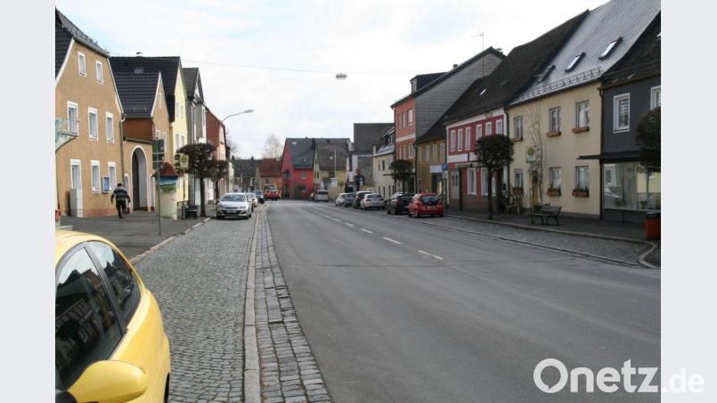 Über eine Million Euro kostet voraussichtlich der erste Abschnitt der Erneuerung der Wasserleitung im Markt. Bild: fpoz