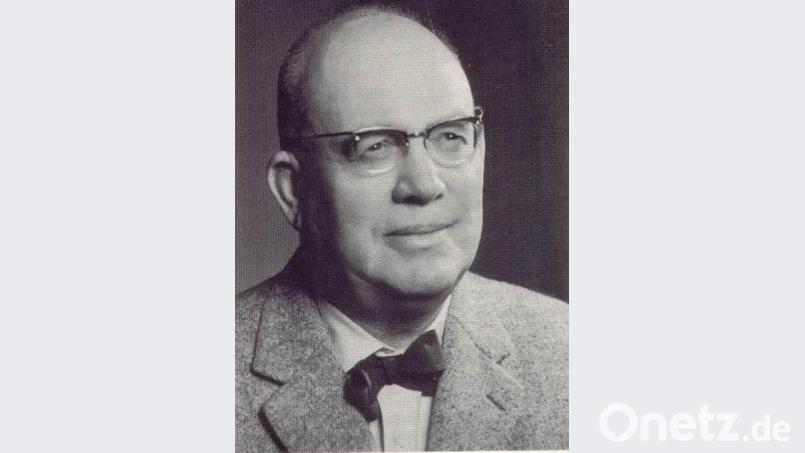 Bereits 1953 hatte der Stadtrat AKW-Direktor Wolfgang Droßbach die Ehrenbürgerwürde verliehen. Droßbach wurde am 23. Juni 1898 in Schellenberg bei Berchtesgaden geboten. Am 30. August 1962 wurde er durch einen Herzinfarkt aus seinem Lebenswerk gerissen. Bild: u