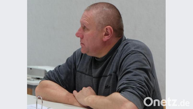 Stellvertretender Kämmerer Georg Bauer gab Erläuterungen zum Haushaltsplan 2021 des Zweckverbandes zur Abwasserbeseitigung der beiden Gemeinden Schwarzach und Stulln. Bild: ohr
