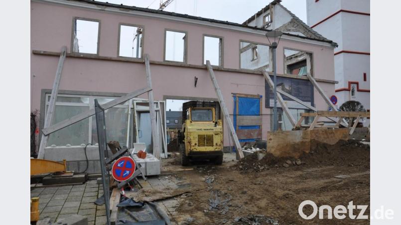 Noch herrscht im neuen Rathaus kein &quot;Publikumsverkehr&quot;. Und das wird auf der Baustelle auch noch ein paar Jahre so bleiben. Doch darf sich der Stadtrat schon mal Gedanken über die Unterbrinung der Tourist-Info am Marktplatz machen. Bild: ws