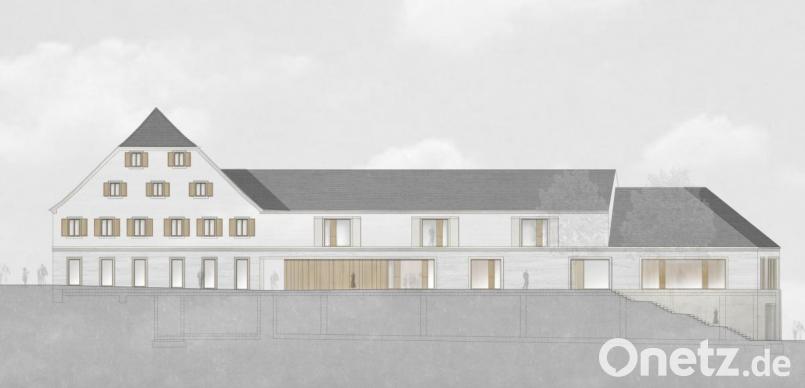 Der Plan zeigt das „Rathaus II“, wie es in der Ansicht von der Kirche aus gesehen geplant ist. Der sanierte Altbau erfährt durch bodenlange Fenster im Erdgeschoss und Fensterläden im Obergeschoss ein Aufwertung. Bild: Architekturbüro &quot;Brückner &amp; Brückner&quot;