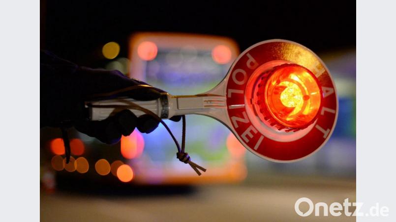 Mehrere Anzeigen handelt sich eine 29-Jährige bei einer Polizeikontrolle in Grafenwöhr ein. Bild: Patrick Seeger/dpa
