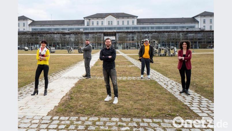 Das neue Team der Wirtschaftsjunioren (von links): Vorstandsmitglied Theresia Wissinger, Vorstandsmitglied Philipp Hofmann, Vorstandssprecher Stefan Mühleisen, Pressereferent Marco Kleindienst und Geschäftsführerin Yvonne Schieder. Bild: Brigitte Bachl/exb