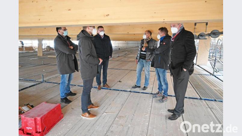 Die Dreifachturnhalle der Realschule mit der imposanten Balkenkonstruktion. Bild: Susanne Schwab/exb