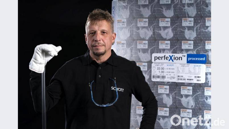 Sauber verpackt und in perfekter Qualität – nur so dürfen die Glasrohre das Mitterteicher Werk verlassen. Aus den Rohren werden die Impf-Fläschchen geschmolzen. Bild: Schott AG/exb