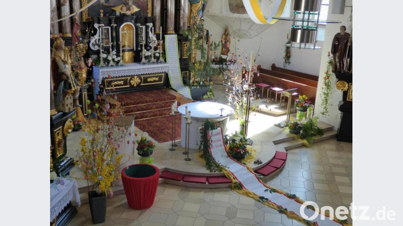 Die Ostergottesdienste wurden schon 2020 aufgrund der Corona-Krise ohne Gläubige gefeiert. Ein Lichtblick war aber die Stadtpfarrkirche Pressath dennoch mit einer perfekt in Szene gesetzten Osterdekoration. Archivbild: mng