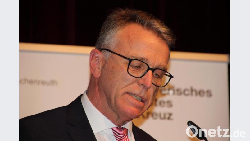 BRK-Kreisvorsitzender Franz Stahl blickte auf die vergangenen vier Jahre zurück. Bild: kro