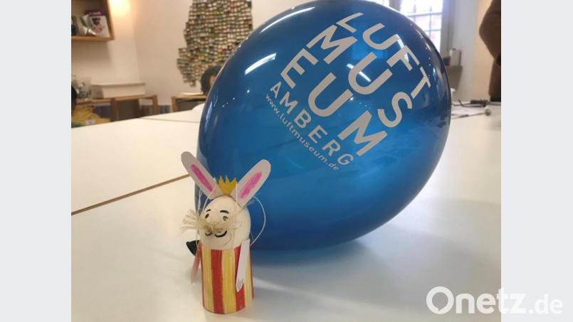 Die genaue Anleitung und die Bastelutensilien für den fliegenden Hasen können ab sofort im Luftmuseum bestellt werden. Bild: Johanna Foitzik/Luftmuseum