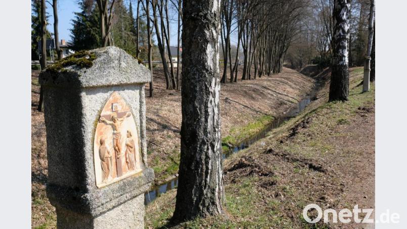 Der Friedhofsweg ist auch Wallfahrtsweg. 14 Kreuzwegstationen erinnern an den Leidensweg Jesu Christi. Bild: do
