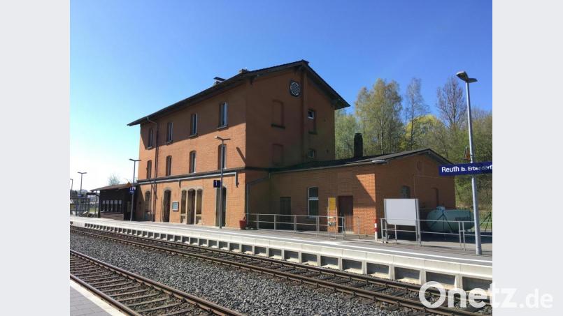In den alten Bahnhof in Reuth bei Erbendorf kommt das &quot;Radler-Café&quot;. Bild: Architekturbüro Hans Kneidl/exb