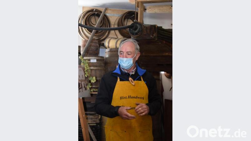 Vorsitzender des Arbeitskreis historisches Handwerk Herbert Konrad. Bild: szl