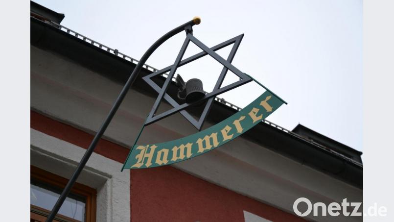 Bei Bernd Gleißner vom &quot;Hammerer Zoigl&quot; in Tirschenreuth klingelt am Donnerstag ständig das Telefon. Seine Gäste haben Angst, sich in seiner Zoiglstube mit dem Coronavirus anzustecken. Dabei gibt es für ihn und das Gesundheitsamt keinen Grund zur Sorge. Archivbild: szl