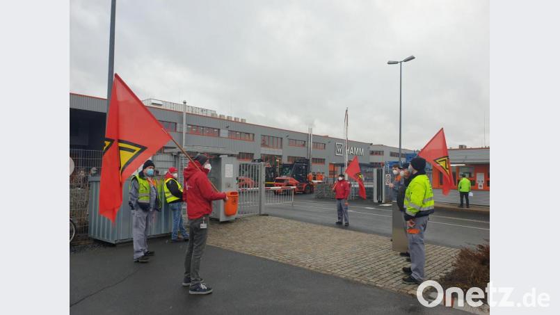 Warnstreik am Freitagmorgen bei der Hamm AG in Tirschenreuth. Bild: ws