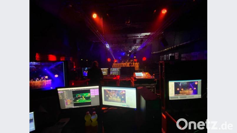 Keine Party, sondern ein Livestream mit professionellen Mitarbeitern: Die Veranstalter von Fichtelstream stören sich an einigen Passagen aus dem Polizeibericht der Inspektion in Marktredwitz Bild: Fichtelstream/exb