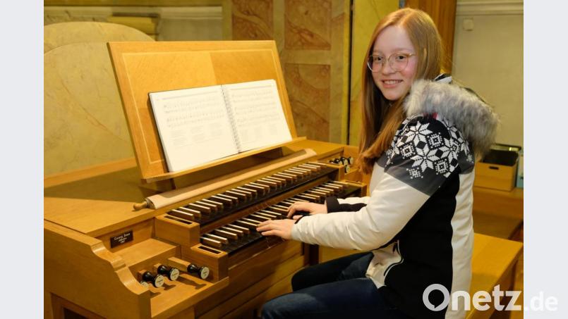 Das &quot;wohl vielfältigste Musikinstrument&quot; nannte Wolfgang Amadeus Mozart einst die Orgel. An der &quot;Königin der Instrumente&quot; feiert Wiebke Magdalena Thaller ihren bisher größten Erfolg: Die 13-Jährige ist Gewinnerin des Landeswettbewerbs von &quot;Jugend musiziert&quot;. Unser Bild zeigt sie an der Orgel der Filialkirche St. Anna in Vorbach. Bild: do