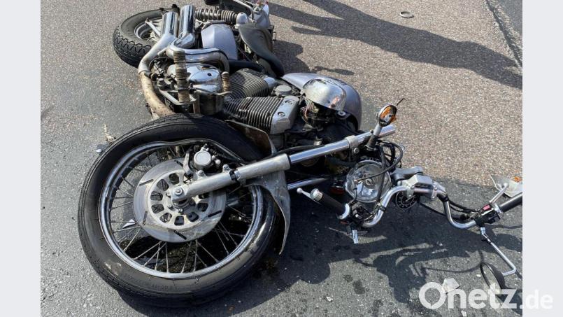 An einer Kreuzung in Hirschau ist es zu einem schweren Unfall mit einem lebensgefährlich verletzten Motorradfahrer gekommen. Bild: Polizeiinspektion Amberg