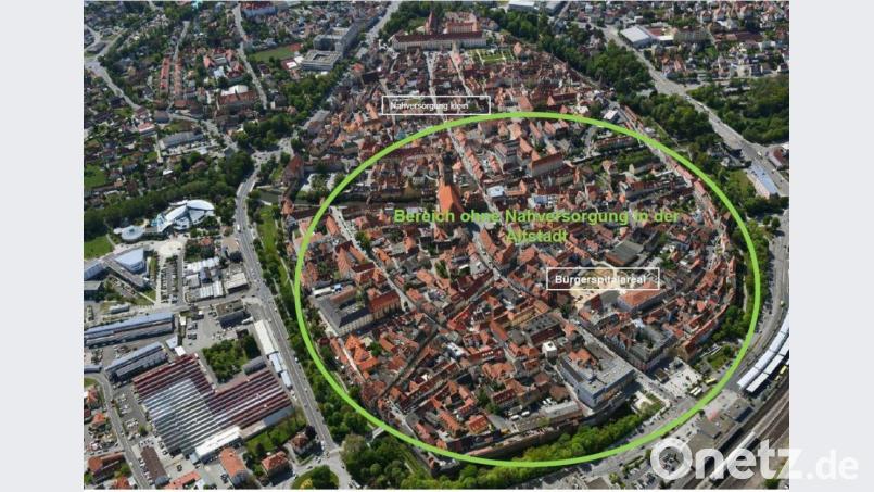 Die Amberger Altstadt von oben. In der Mitte des Kreises liegt das Bürgerspital-Areal. Der Kreis soll das Einzugsgebiet für den geplanten Lebensmittel-Nahversorger markieren. Bild: Ten Brinke