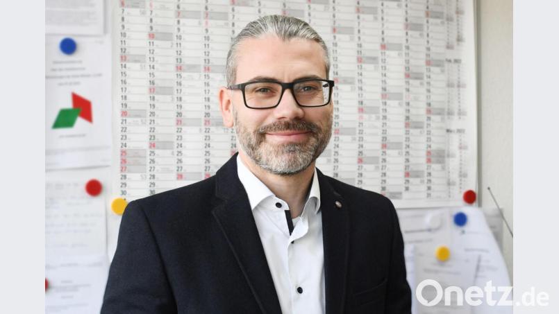 Daniel Tubifato führt die 160 Mitarbeiter des Weidener Bauhofes. Bild: Gabi Schönberger