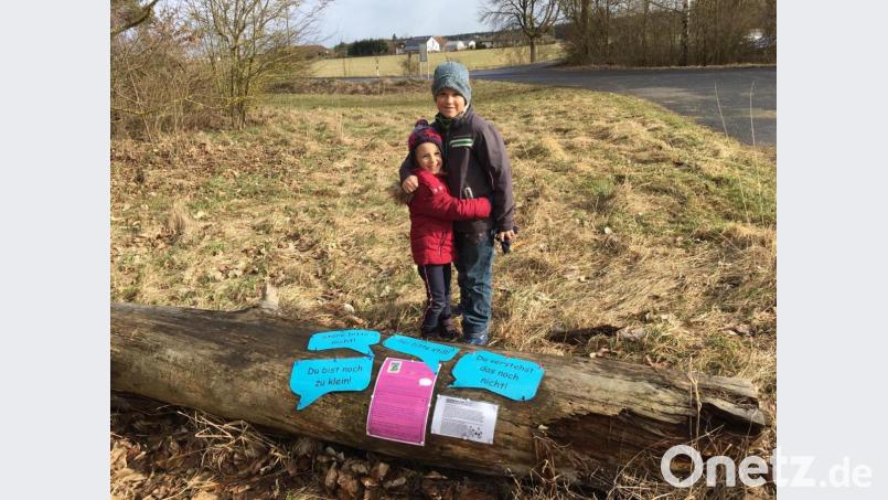 Religiöse Impulse und einfach zu lösende Rätsel gab es bei der Glaubenswanderung, die St. Georg für Familien angeboten hatte. Bild: ads