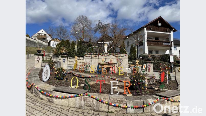 Einen wunderschönen Blickfang bildet der Osterbrunnen am Mühlweg in Ammerthal. Bild: Jörg Fehlner/exb
