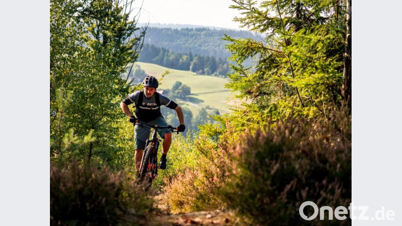 Für MTB-Guide Matthias Lenk sind der Oberpfälzer Wald und das Fichtelgebirge ein wahres Biker-Eldorado. Bild: Matthias Lenk / www.mtboberpfalz.de