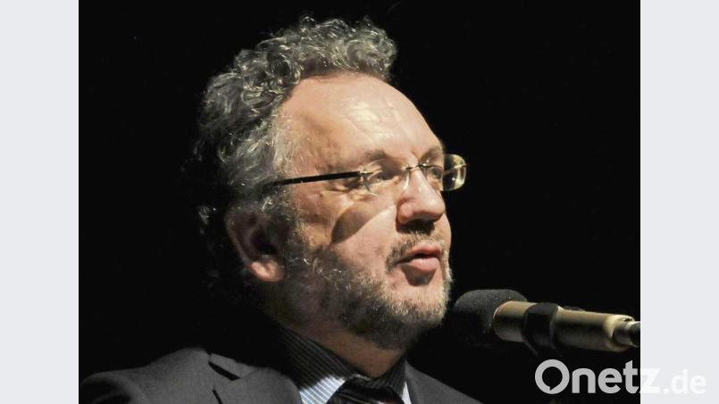 Heribert Prantl spricht bei der Geburtstagsfeier der Amberger Zeitung im Rathaus. Bild: Stephan Huber