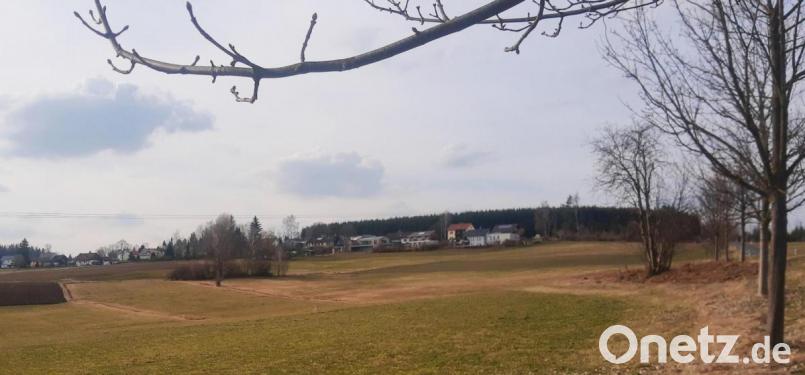 Einen Solarpark südlich von Bernlohe kann sich niemand im Gemeinderat Brand vorstellen. Das Gebiet ist für Wohnbebauung vorgesehen. Bild: ld