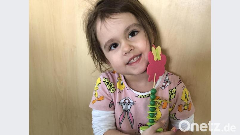 Die Frühlingspost bringt jedem Kind einen Umschlag, der auch die Zutaten zum Basteln einer Frühlingsblume enthält. Bild: Christiane Preitschaft/exb