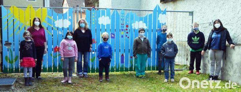 Die Offene Ganztagsschule zeigt sich in der Verschönerung ihres Schulgeländes kreativ. Bild: ü
