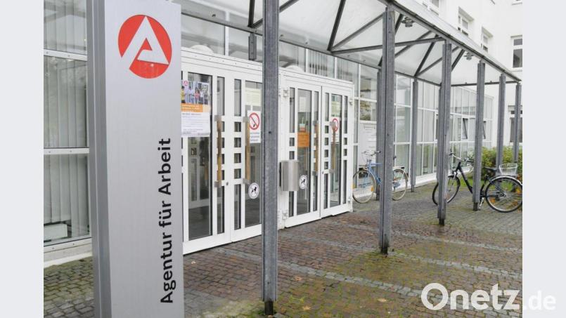 Mitte März waren im gemeinsamen Stellenpool der Arbeitsagentur und des Jobcenters rund 880 Stellenangebote gemeldet. Archivbild: Petra Hartl