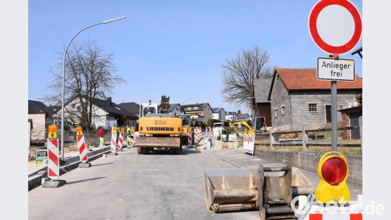 243 000 Euro investiert die Gemeinde Ebermannsdorf in den barrierefreien Ausbau von Bushaltestellen in der Hauptstraße unterhalb der Neuen Mitte. Bild: bö
