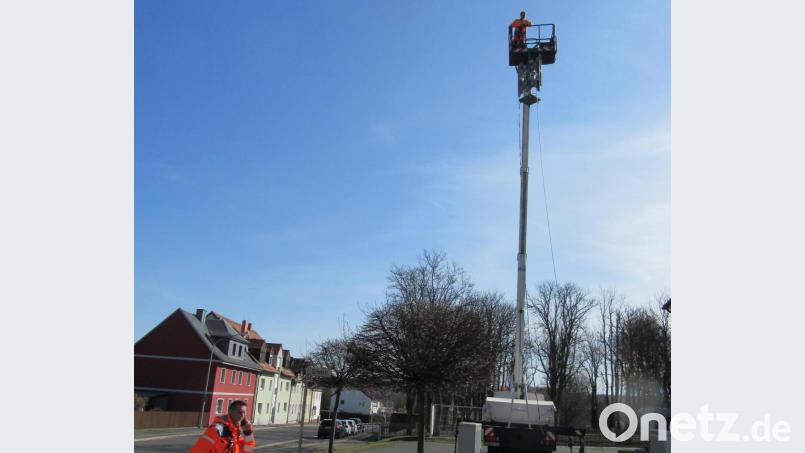 Während des Probealarms an der Lämmerstraße mit dem am Steiger montierten Lautsprecher-Element. Bild: kgg